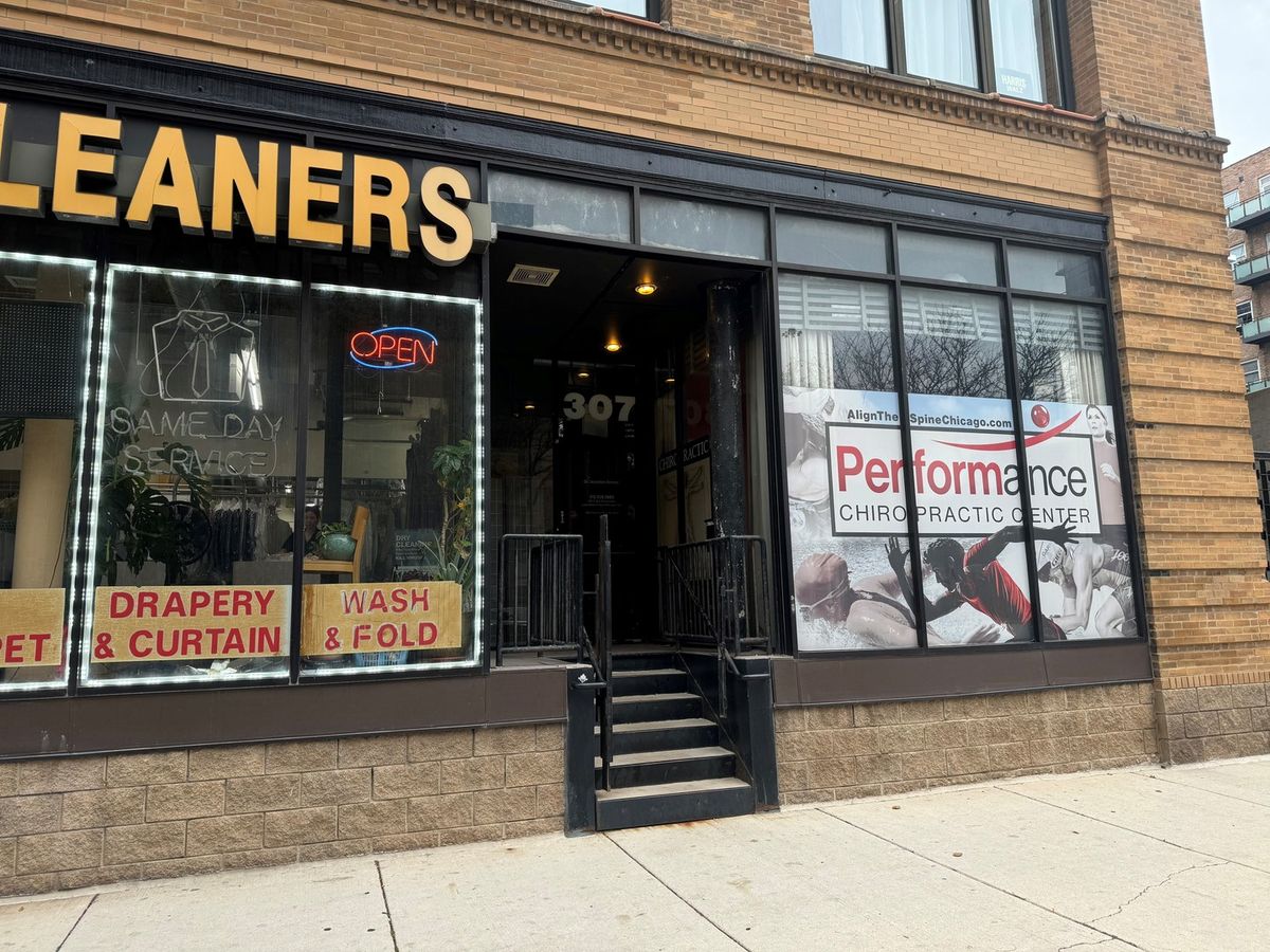 307 Des Plaines Street, Chicago, IL 60661