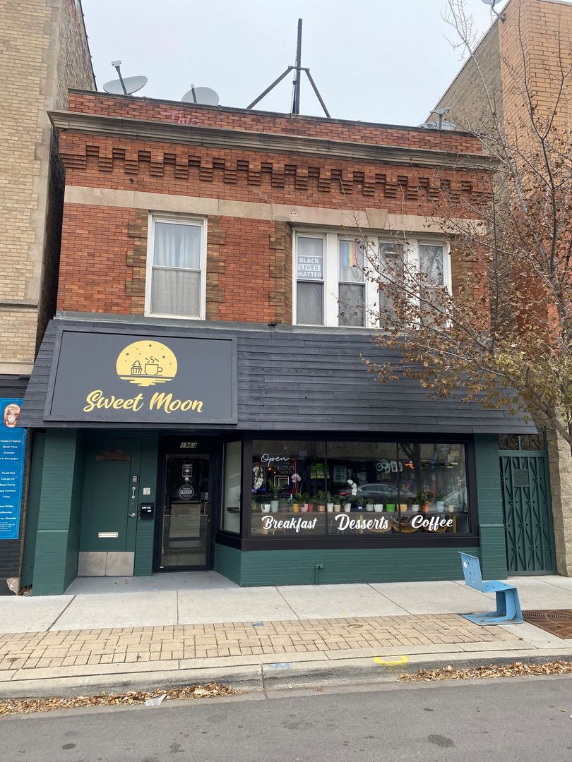 1964 W Lawrence Avenue — Chicago, IL 60640