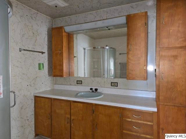 81 W 3rd Street, Dallas City, IL 62330
