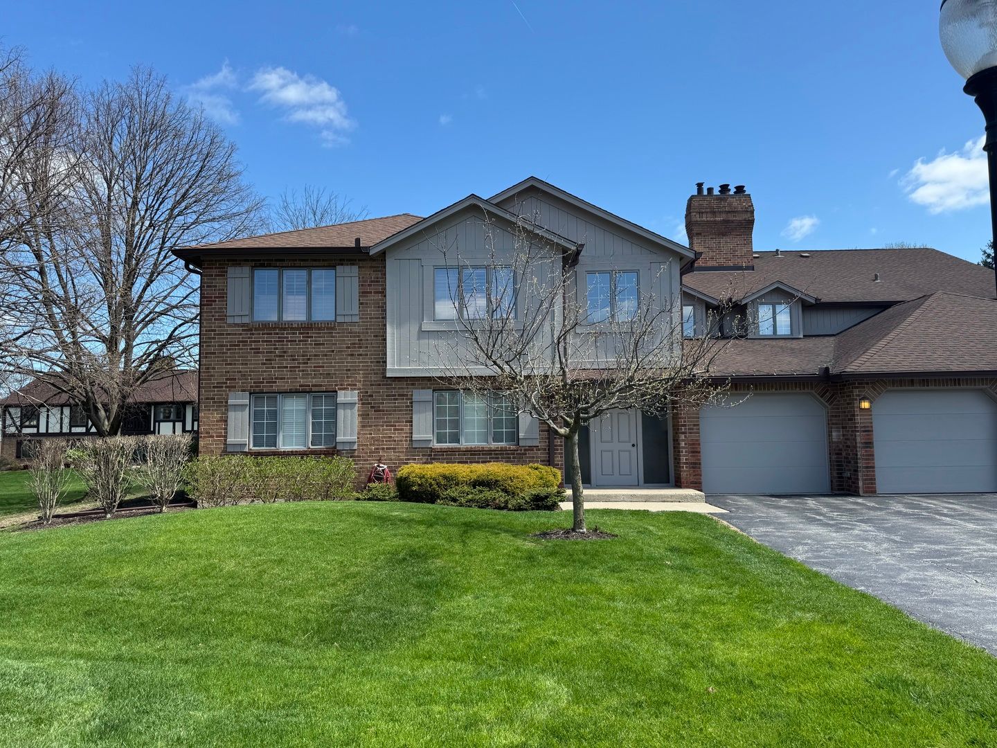 7920 W Lakeview Court #2B — Palos Heights, IL 60463