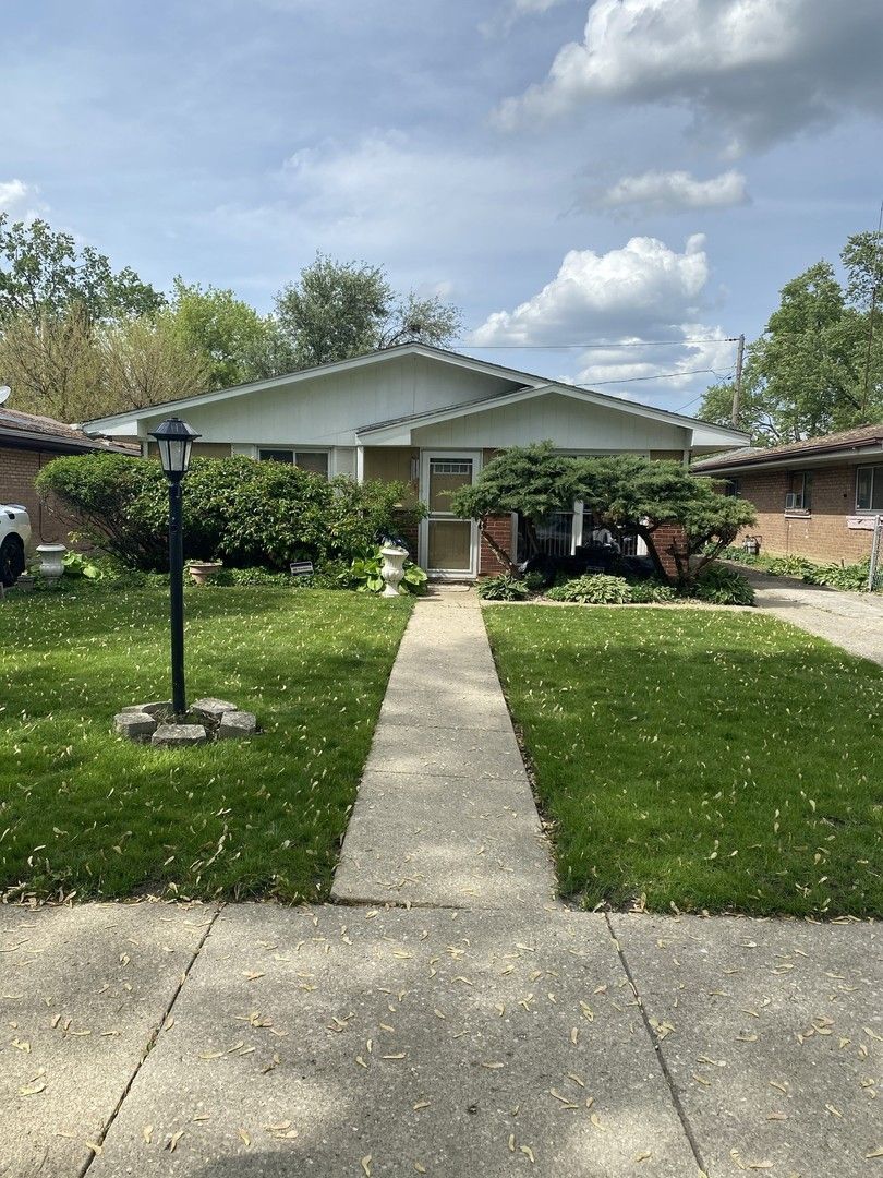 1521 E 13th Place — Ford Heights, IL 60411