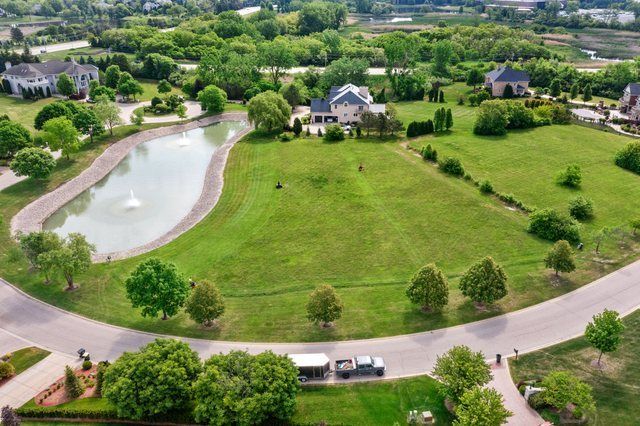 8 Falcon Lakes Drive — South Barrington, IL 60010