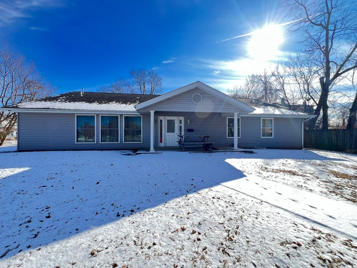 227 E Washington Street — Freeport, IL 61032
