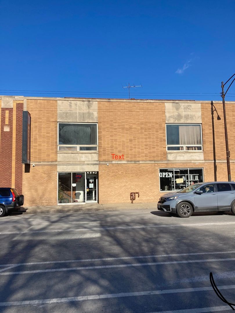4940 W Lawrence Avenue — Chicago, IL 60630