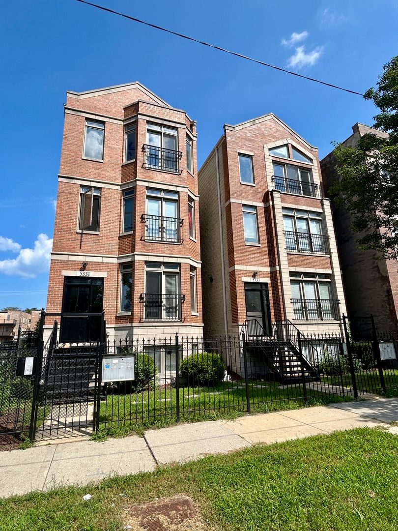 5331 S Calumet Avenue — Chicago, IL 60615