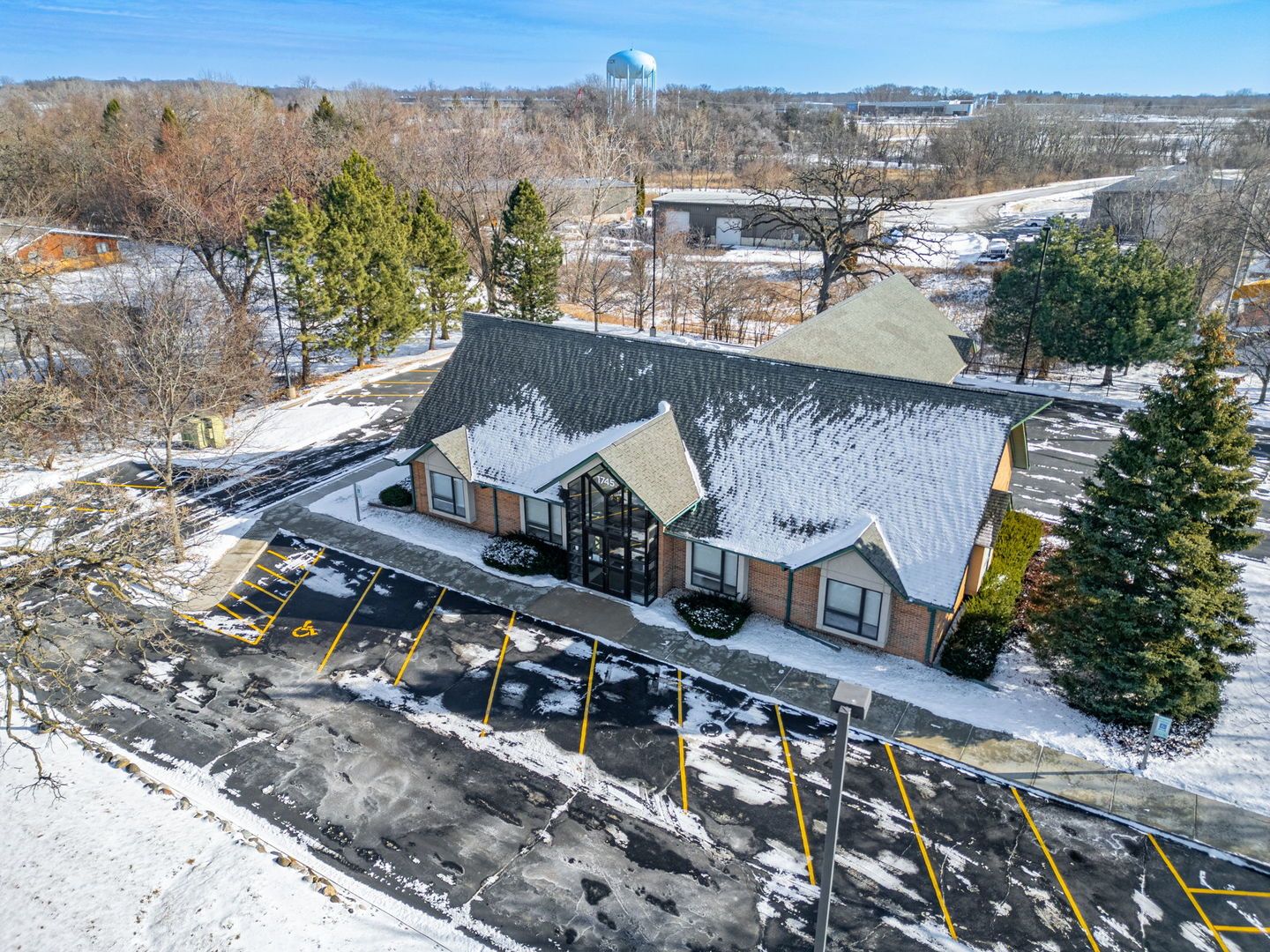 1745 S Eastwood Drive — Woodstock, IL 60098