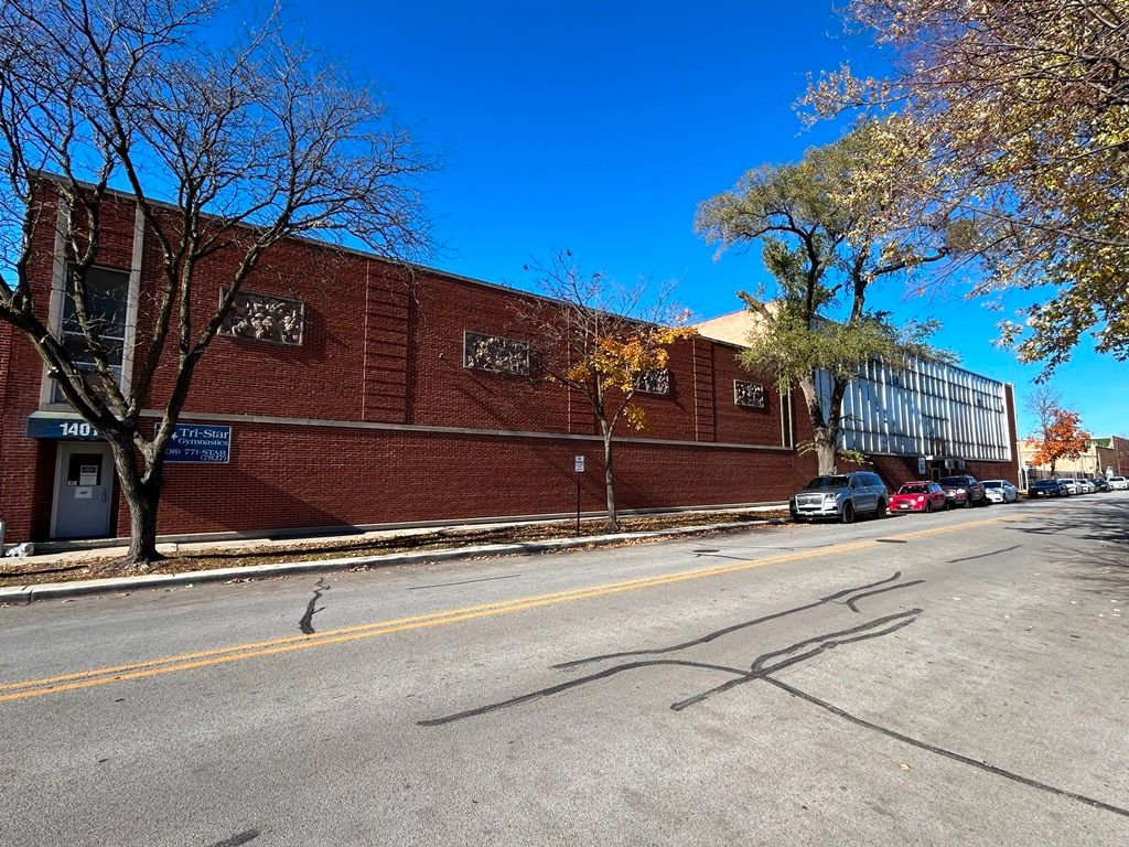 1401 S Circle Avenue — Forest Park, IL 60130