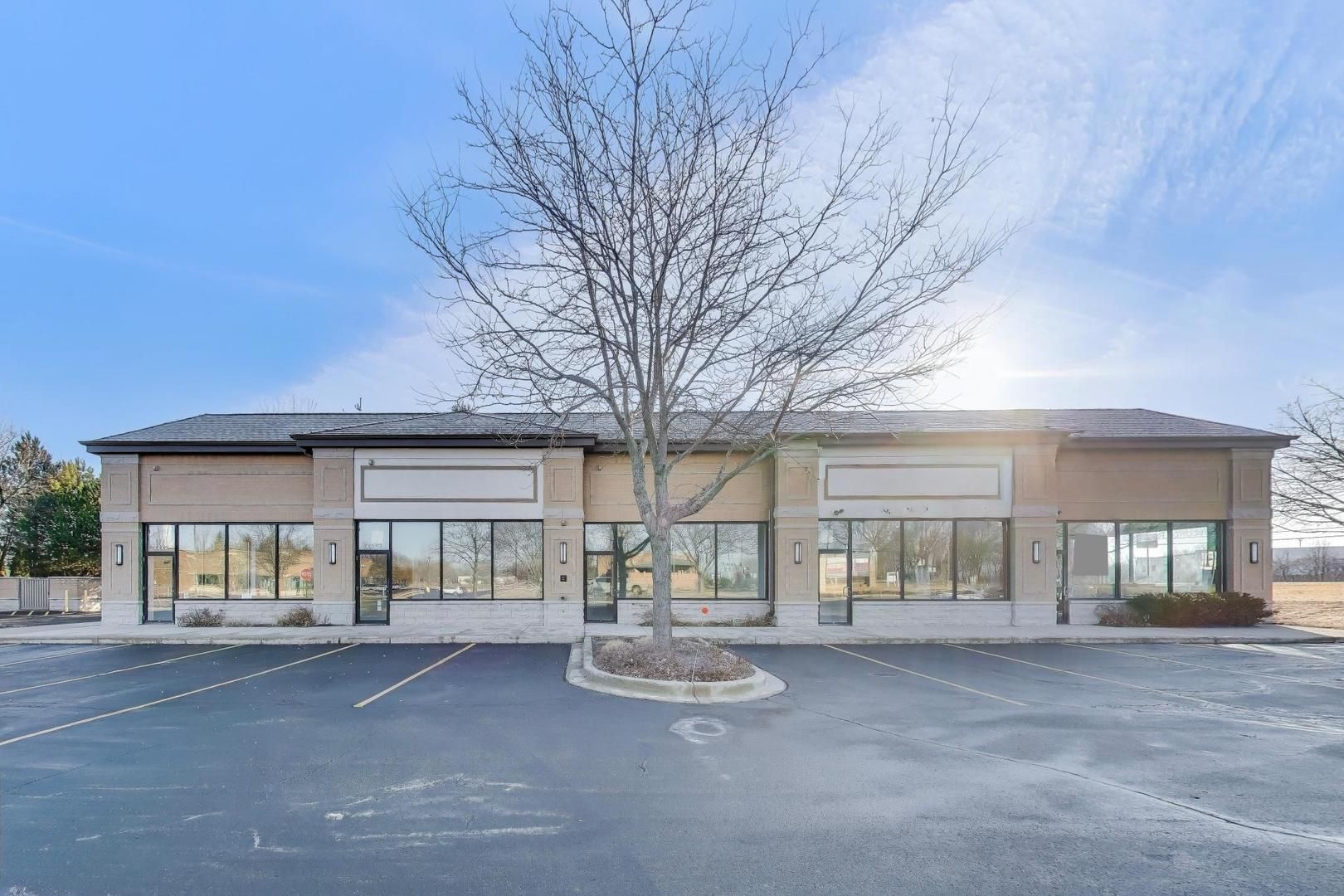 2172 Lake Cook Road — Algonquin, IL 60102