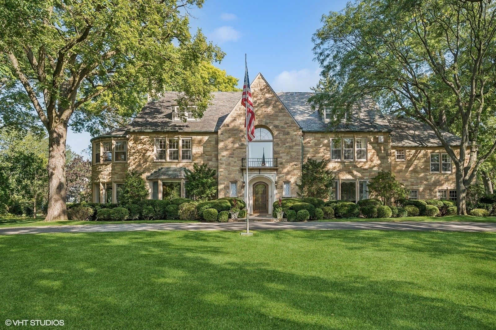 32 Woodley Road — Winnetka, IL 60093