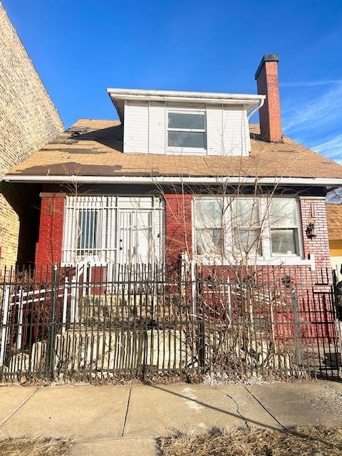 6215 Prairie Avenue — Chicago, IL 60637