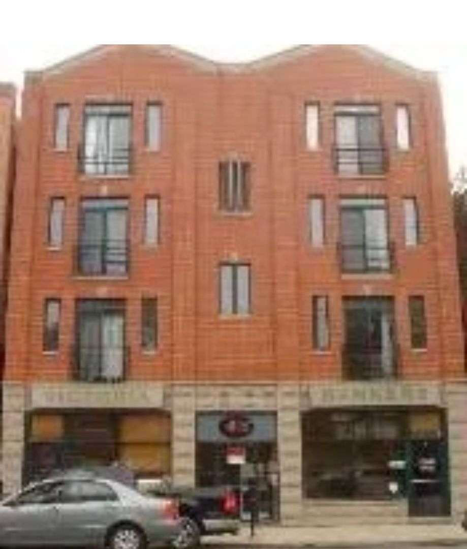 1070 N Milwaukee Avenue — Chicago, IL 60642