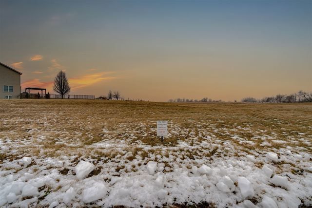 4 Sandstone Avenue, Carlock, IL 61725