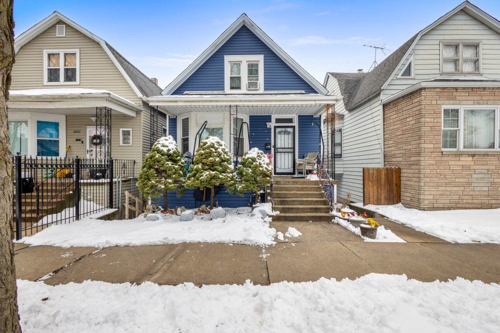 10408 S Avenue J — Chicago, IL 60617