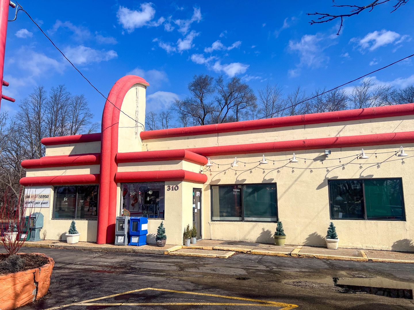 310 E State Road — Island Lake, IL 60042