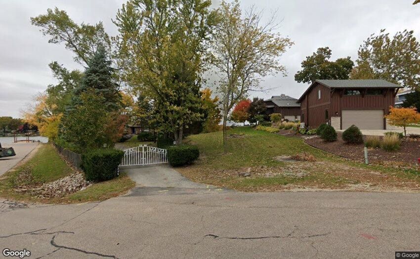 1285 Lake Holiday Drive — Sandwich, IL 60548
