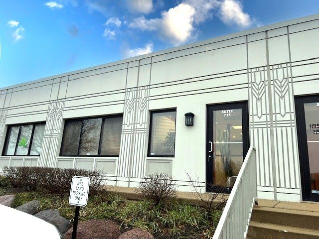 715 Ridgeview Drive — McHenry, IL 60050