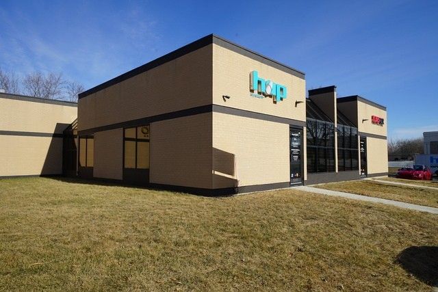 480 W Lake Street #1 — Roselle, IL 60172