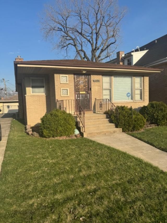 12837 Bishop Street, Calumet Park, IL 60827