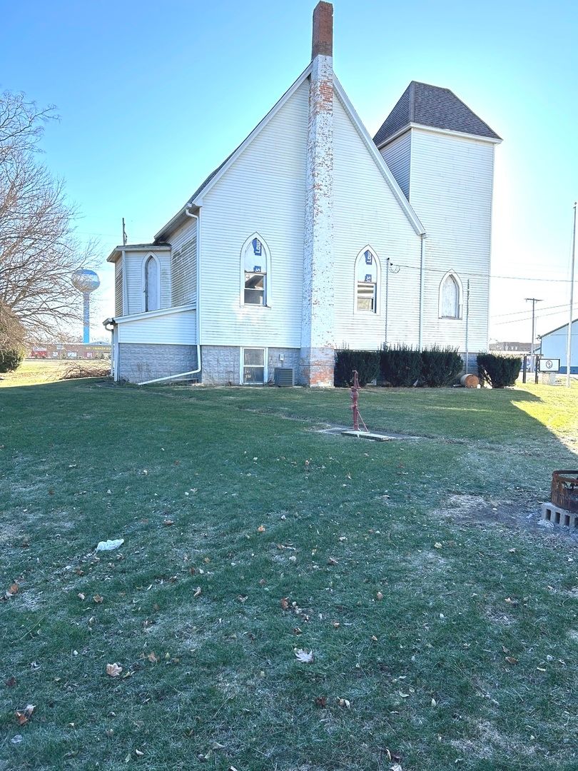 175 3rd Avenue, Clifton, IL 60927