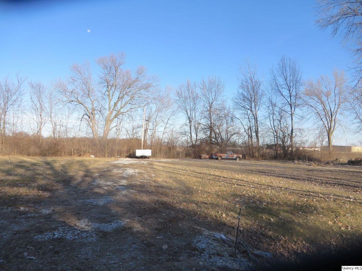 S28 T5 R8 OAKCREST ADD LOTS 4-6 BLK 5 MONTEBELLO, Hamilton, IL 62341