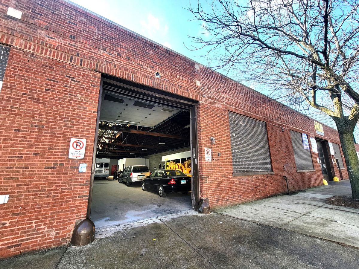 305 31st Street, Chicago, IL 60616