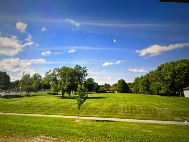 1400-1500 E Kensington Road — Mount Prospect, IL 60056