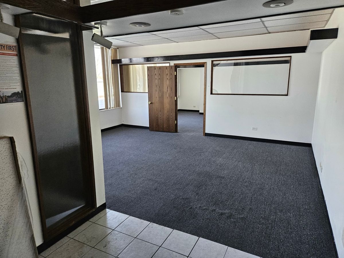 4410 Roosevelt Road #215, Hillside, IL 60162