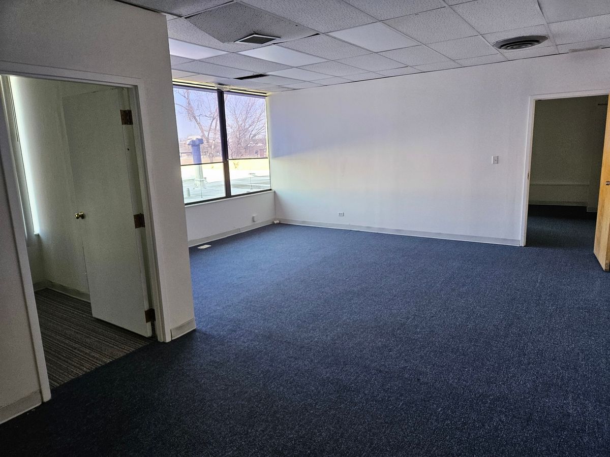 4410 Roosevelt Road #213, Hillside, IL 60162