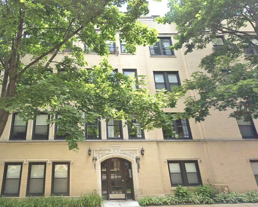 7059 N Damen Avenue #2N — Chicago, IL 60645