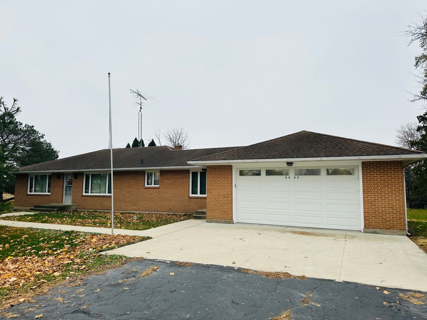 5543 US Route 20 W — Freeport, IL 61032