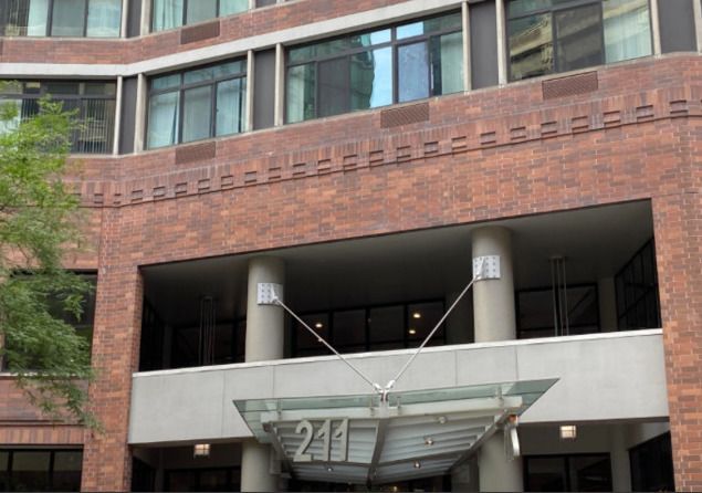 211 OHIO Street, Chicago, IL 60611