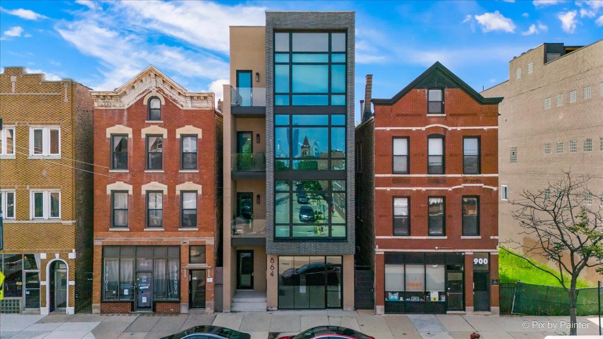 864 N Ashland Avenue #2 — Chicago, IL 60622
