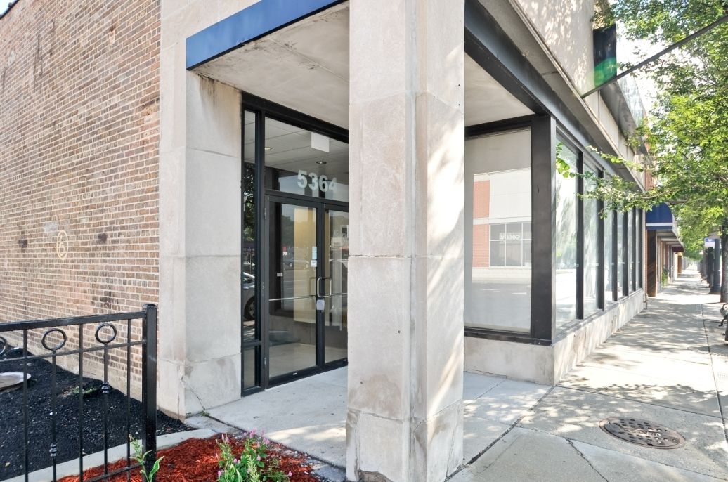 5364 W Devon Avenue — Chicago, IL 60646