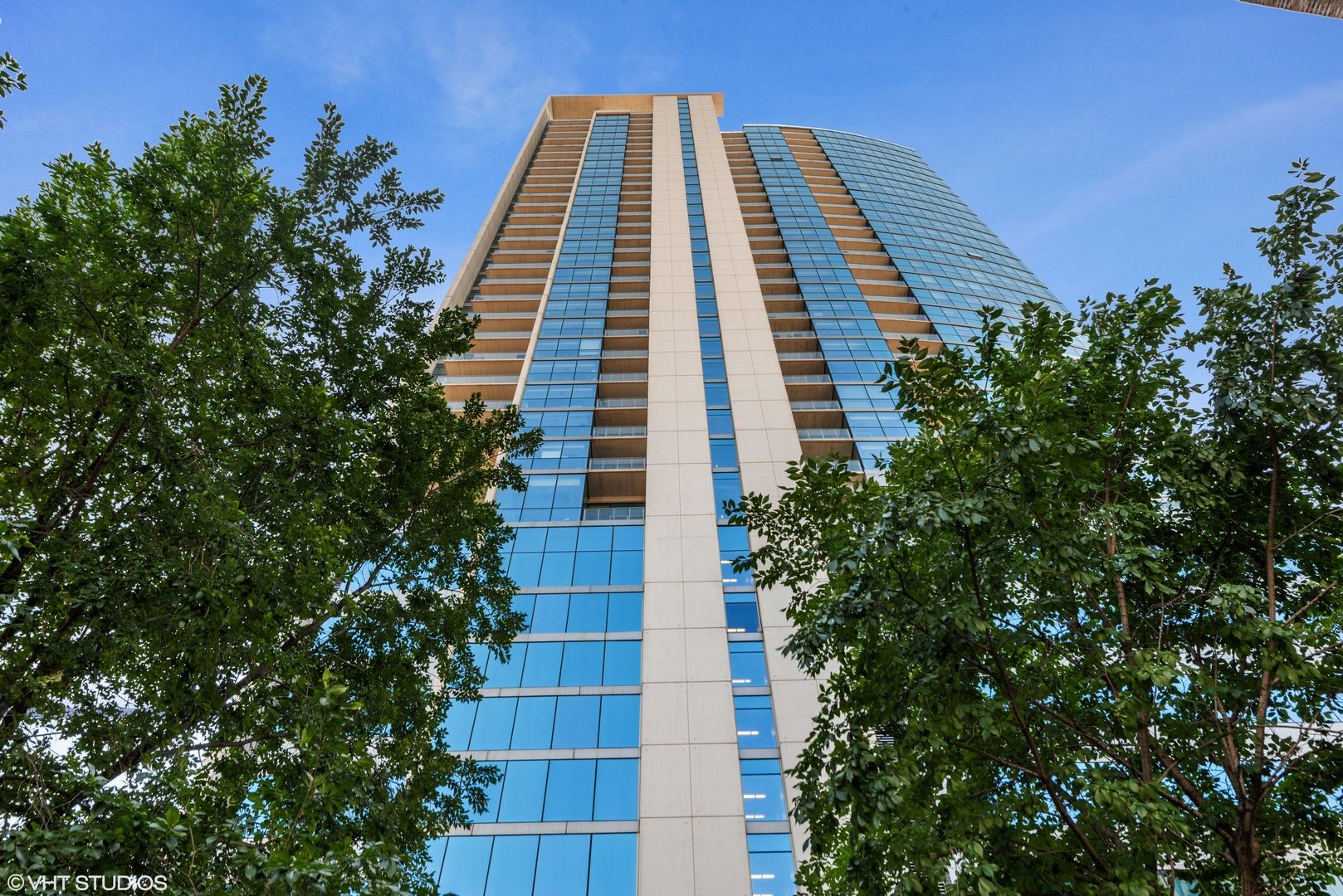 303 W Ohio Street #P54 — Chicago, IL 60654