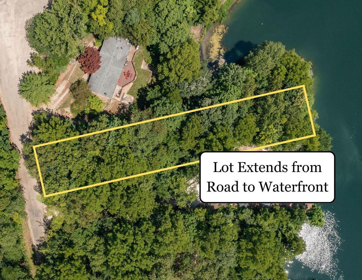 36 Magnolia Drive, Putnam, IL 61560