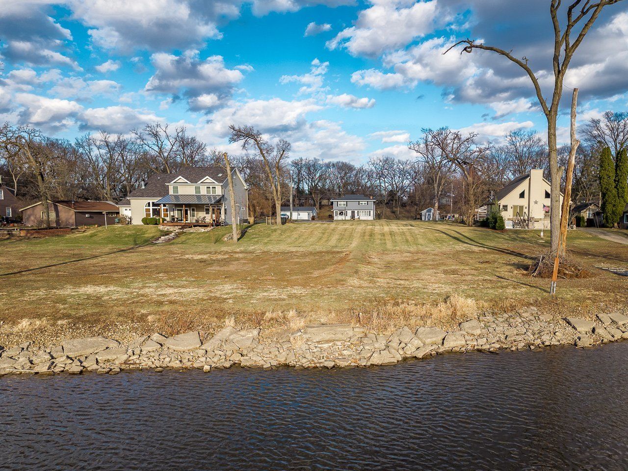 99xx Queen Oaks Drive — Machesney Park, IL 61115
