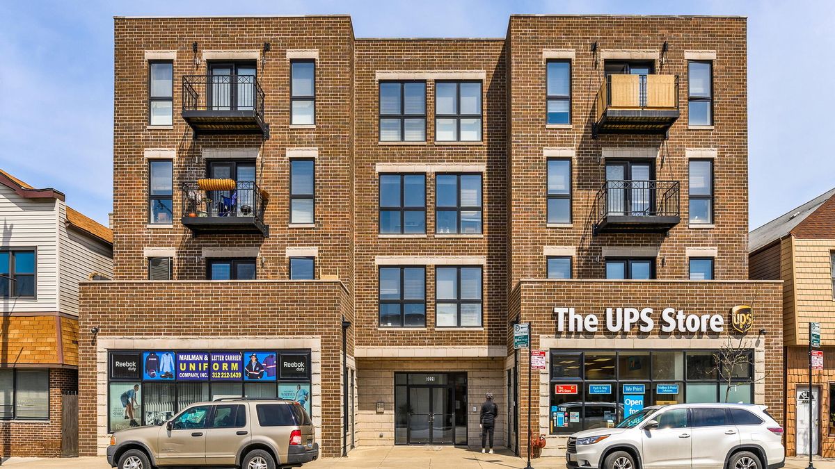 3227 Halsted Street, Chicago, IL 60608