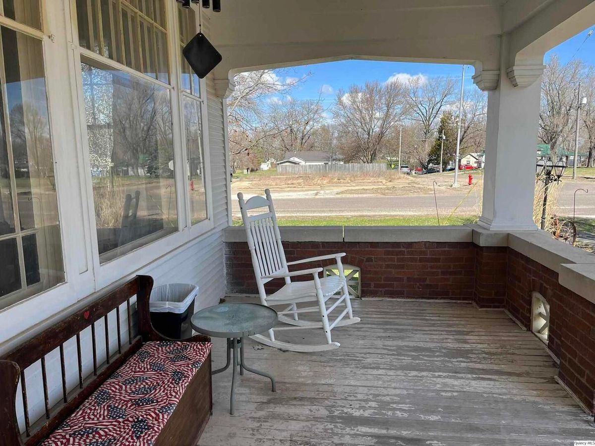 100 S Franklin St., Clayton, IL 62324