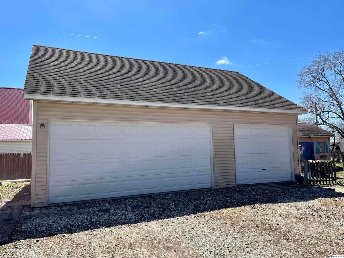 100 S Franklin St., Clayton, IL 62324