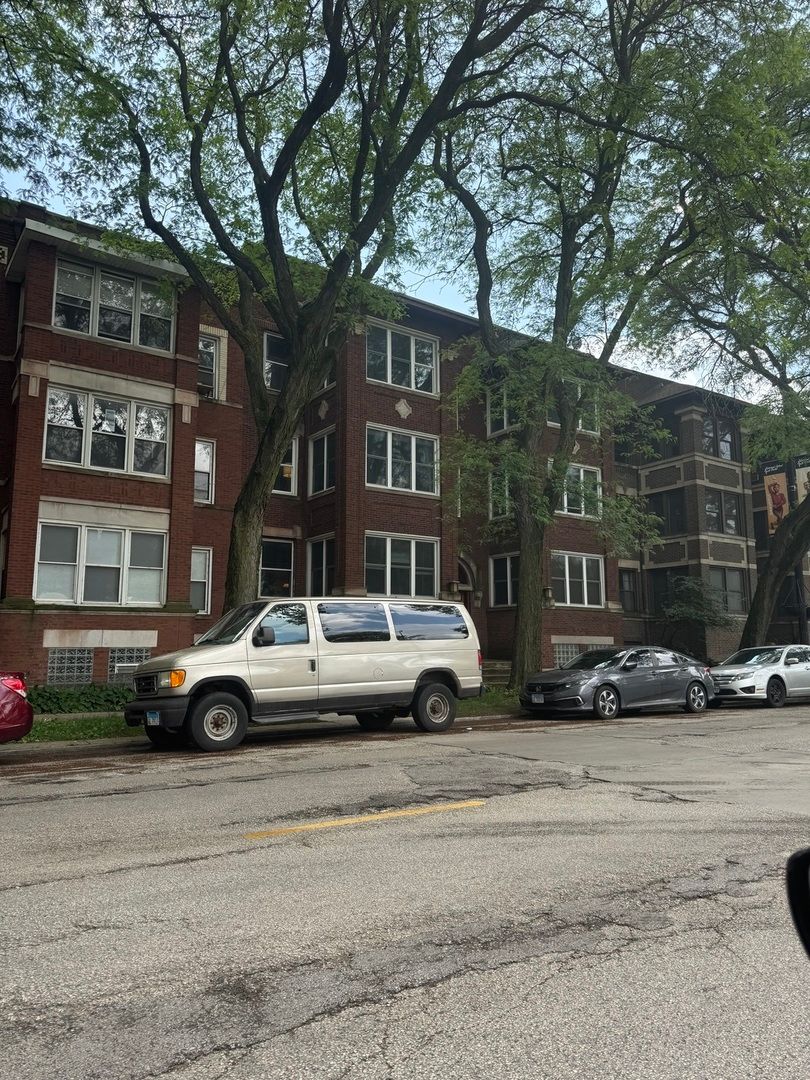 1217 E 53rd Street #2W — Chicago, IL 60615