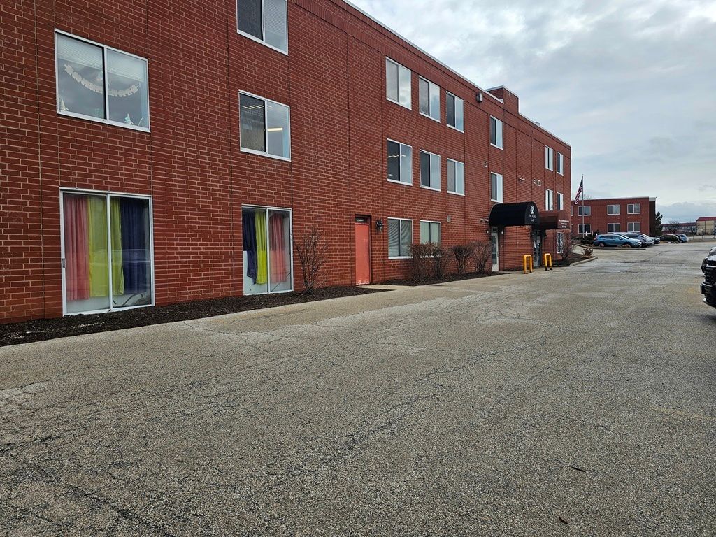 4600 Frontage Road — Hillside, IL 60162