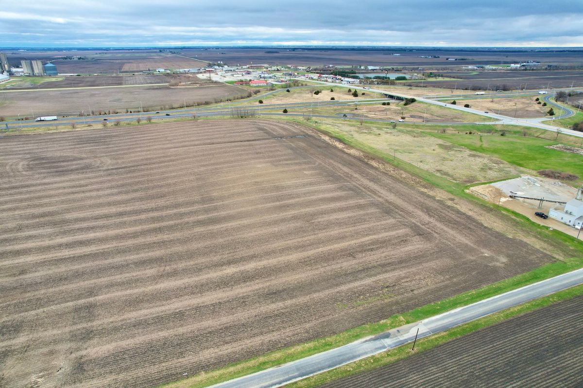 1702 N 600 E, Gilman, IL 60938