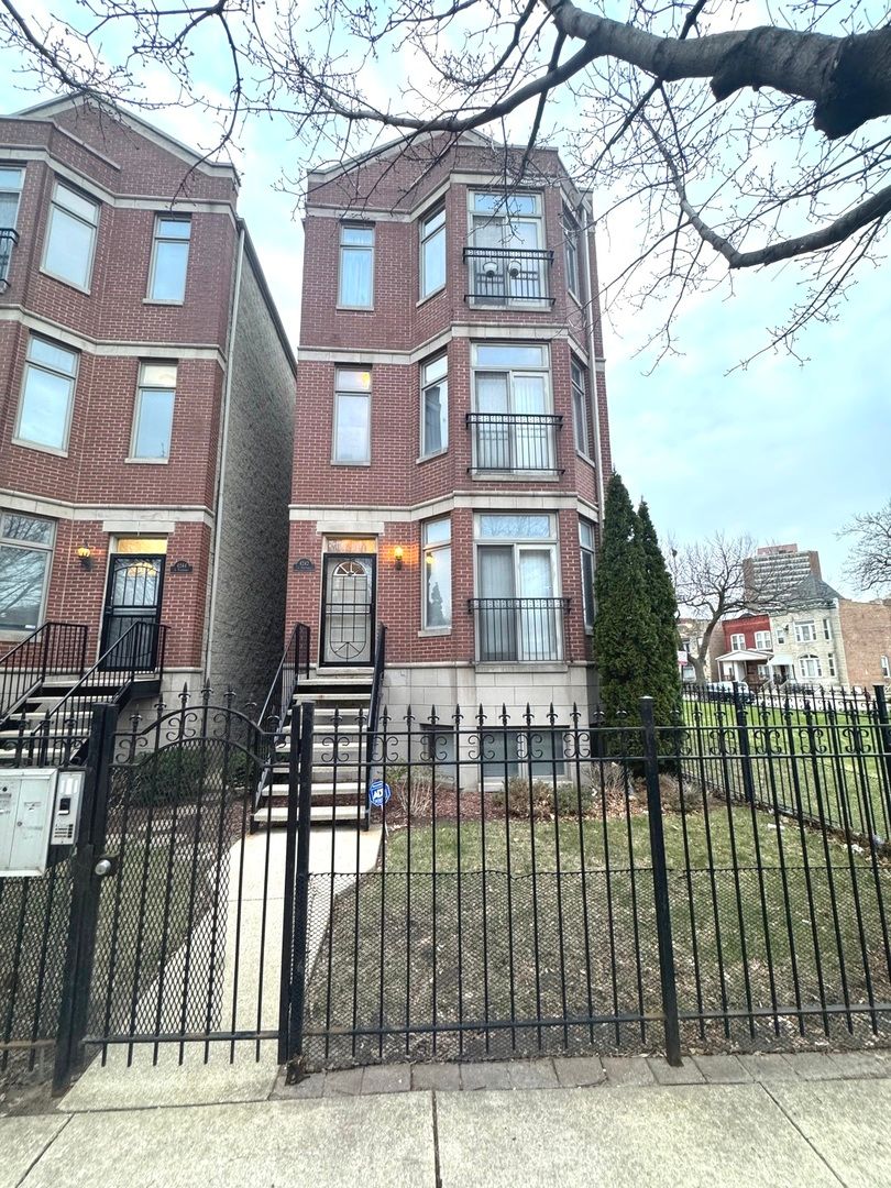 4242 Vincennes Avenue, Chicago, IL 60653