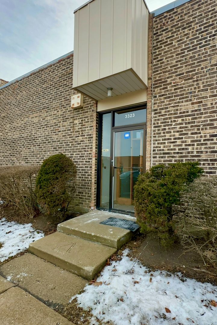 3323 N Ridge Avenue — Arlington Heights, IL 60004