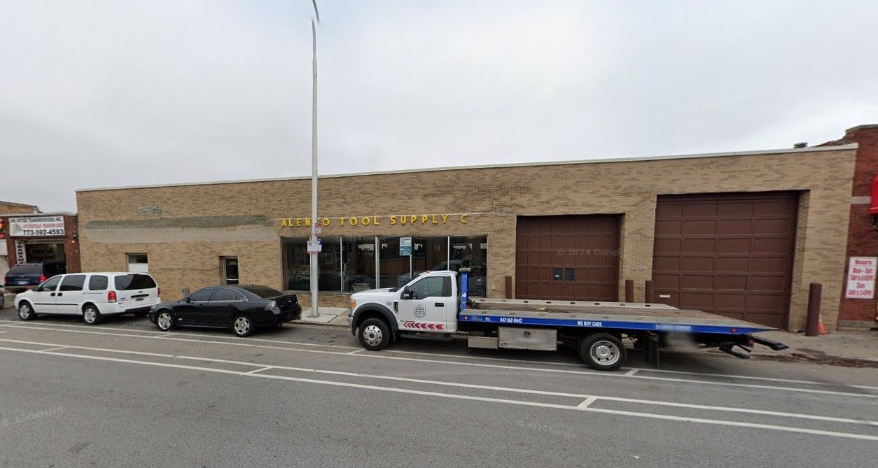 4444 N Elston Avenue — Chicago, IL 60630