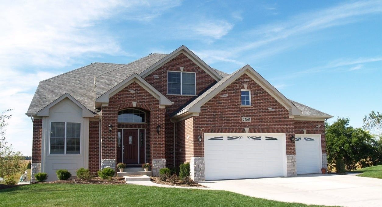 123 W Benton Street — Oswego, IL 60543
