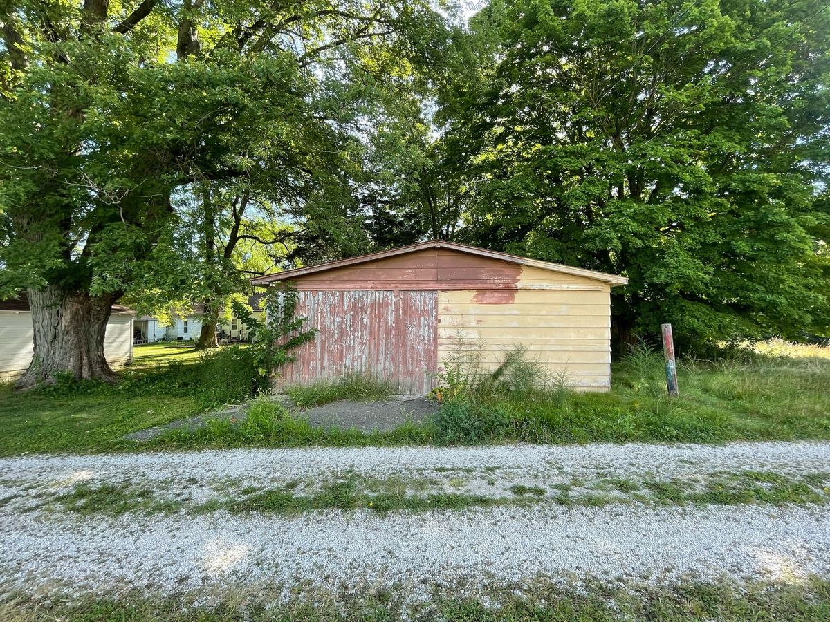 608 S Elm Street, Villa Grove, IL 61956