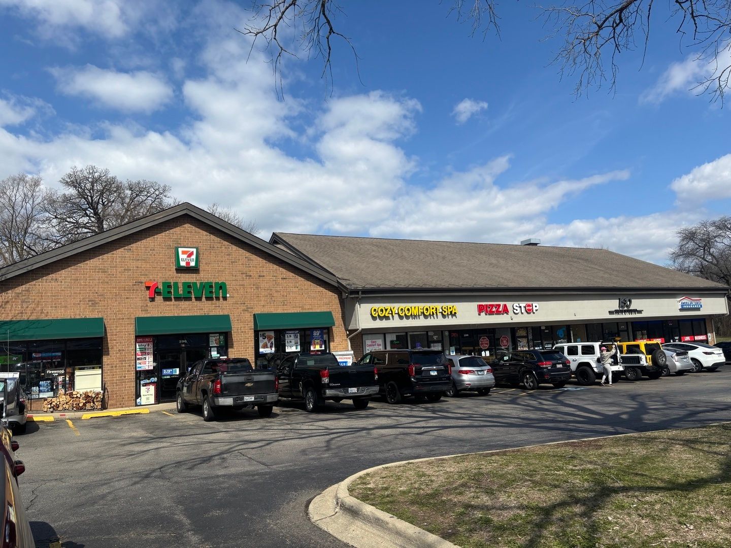 270-296 Cary Algonquin Avenue — Cary, IL 60013