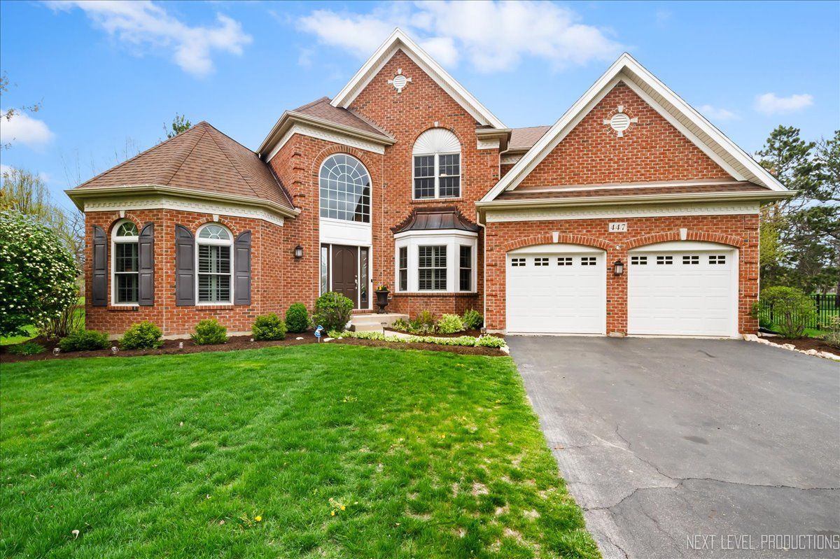 447 Lake Run Court — North Aurora, IL 60542