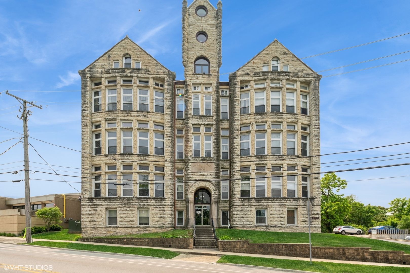 400 Mccarthy Road #421 — Lemont, IL 60439